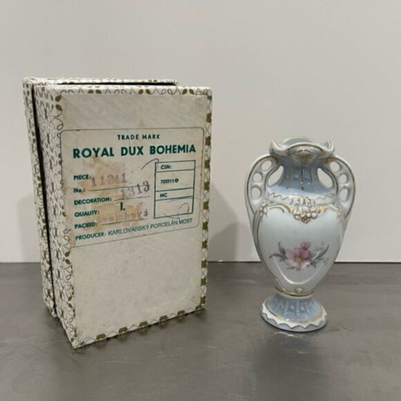 Vintage Royal Dux Bohemia Urn Vase Blue White Gold Pink Flower New Old Stock - - Picture 2 of 8